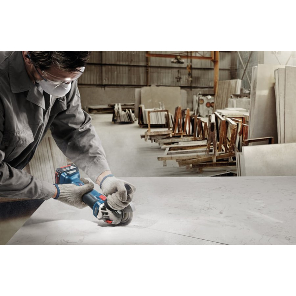 Акумуляторна кутова шліфмашина Bosch Professional GWS 18V-10, 2x4.0Ah, з/п GAL 18V-40