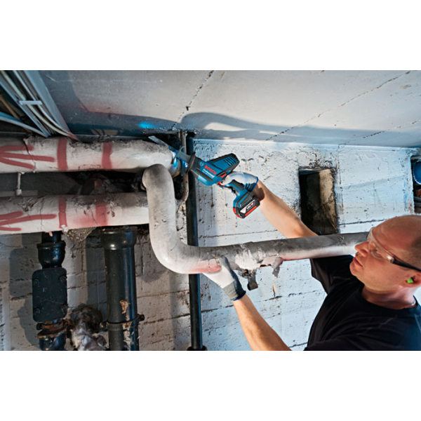 Акумуляторна ножівка Bosch Professional GSA 18 V-LI C, 1x4.0Ah, з/п GAL 18V-40, в L-BOXX 136
