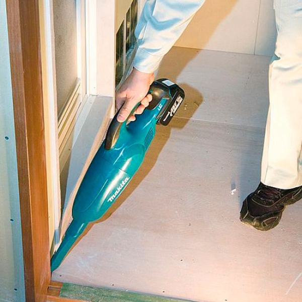 Аккумуляторный пылесос Makita DCL 180, 2x3.0Ah, з/у