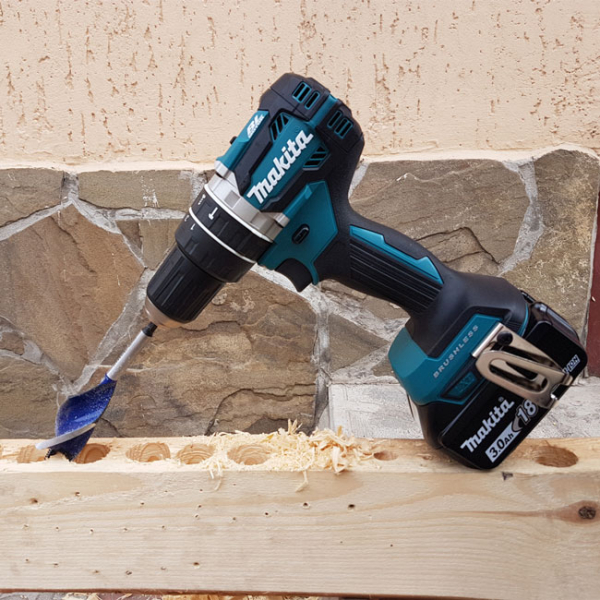 Аккумуляторный ударный шуруповерт Makita DHP 484 RFE, 2x3.0Ah, з/у, кейс