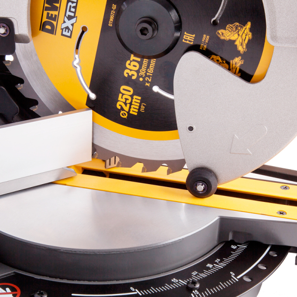 Пила торцювальна акумуляторна XR FLEXVOLT DeWALT DCS778N