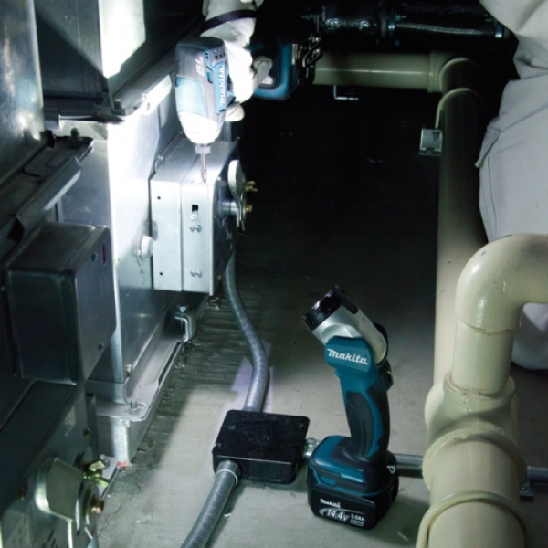 Аккумуляторный фонарь Makita DEADML 802, каркас