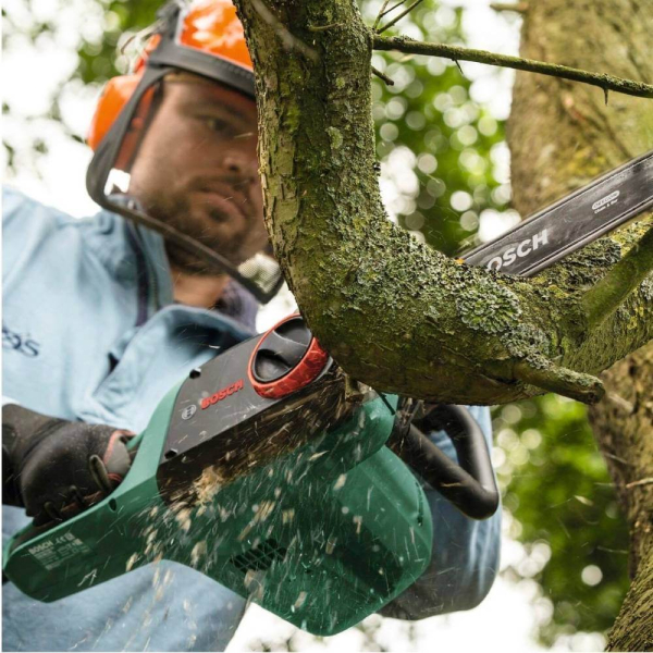Ланцюгова пила Bosch UniversalChain 35