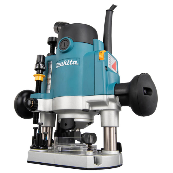 Фрезер Makita RP1111C