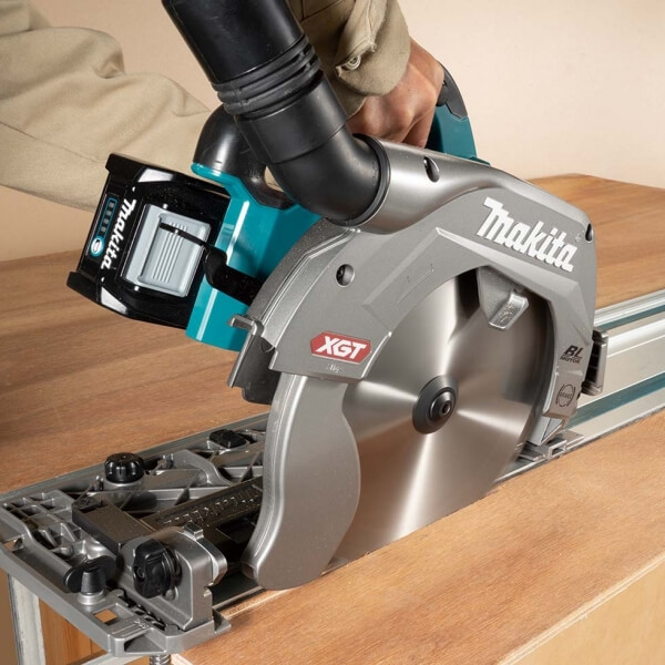 Аккумуляторная дисковая пила Makita XGT 40 V MAX HS009GZ, каркас