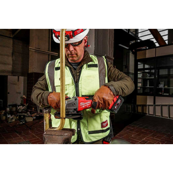 Аккумуляторная болгарка Milwaukee M18 FSAG125XB-502X, 2x5.0Ah, з/у M12-18 FC, в кейсе