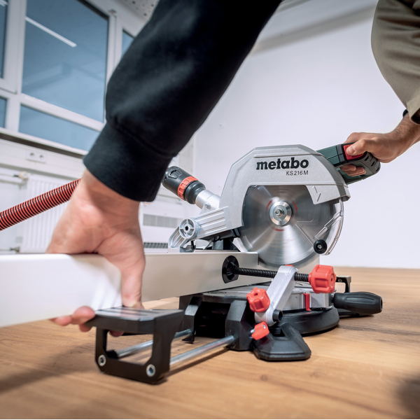 Торцювальна пила Metabo KS 216 M