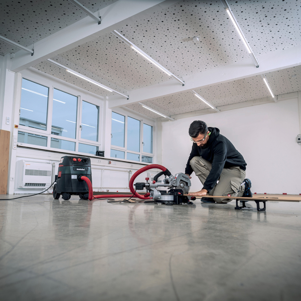 Торцювальна пила Metabo KGS 216 M