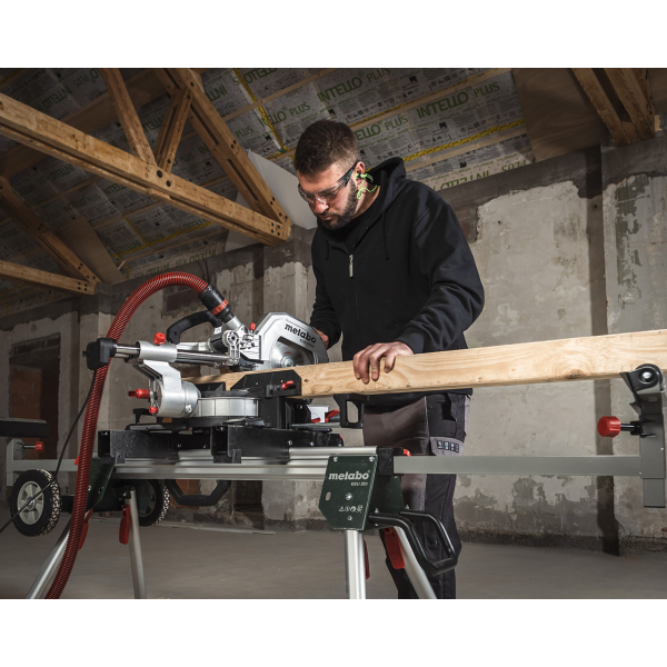 Торцювальна пила Metabo KGS 216 M