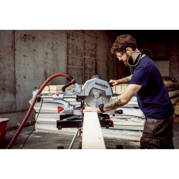 Торцовочная пила Metabo KGS 305 M с платформою KSU 251