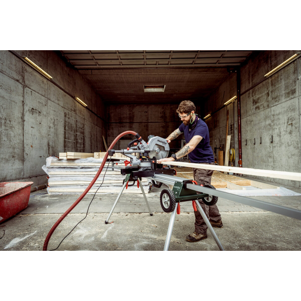 Торцовочная пила Metabo KGS 305 M с платформою KSU 251