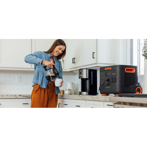 Зарядная станция Jackery Explorer 2000 Plus, 2042 Вт/час, 3000 Вт
