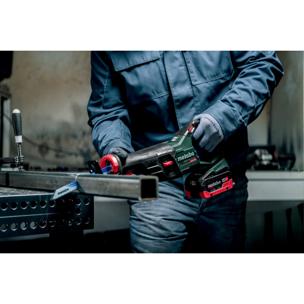 Акумуляторна шабельна пила Metabo SSEP 18 LT BL, каркас