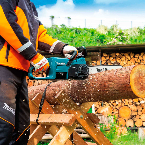 Аккумуляторная цепная пила Makita DUC357RT, 1×18 V 5.0 Ah, з/п DC18RC