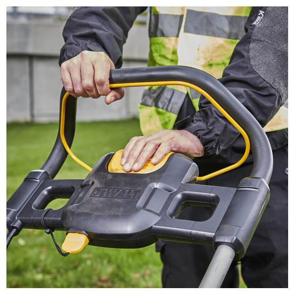 Аккумуляторная газонокосилка DeWalt DCMW564N, каркас