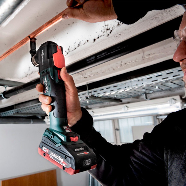 Аккумуляторный универсальный резак Metabo MT 18 LTX BL QSL, 2xLiHD 18V 4.0Ah, з/у ASC 55, в MetaBOX 145
