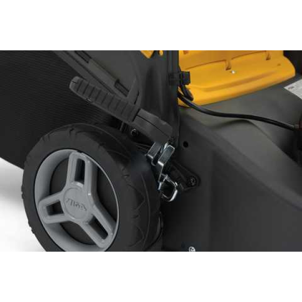 Аккумуляторная газонокосилка Stiga Collector543AEKit, 1x4 Ah, з/у