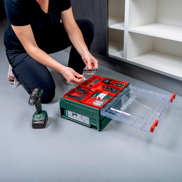 Акумуляторний шуруповерт Metabo BS 18 Set, 2x2.0 Аh, з/п SC 36, комплект приладдя