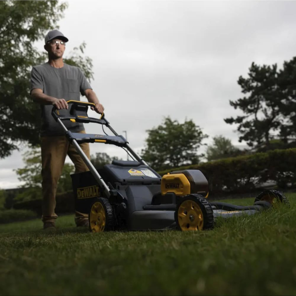 Аккумуляторная газонокосилка DeWalt DCMWP500N, каркас