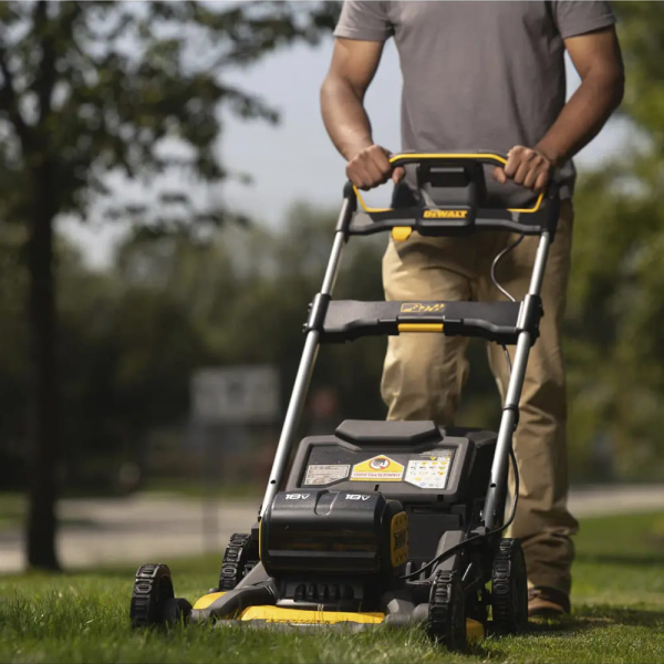Аккумуляторная газонокосилка DeWalt DCMWP134N, каркас