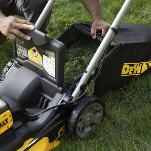 Аккумуляторная газонокосилка DeWalt DCMWP134N, каркас