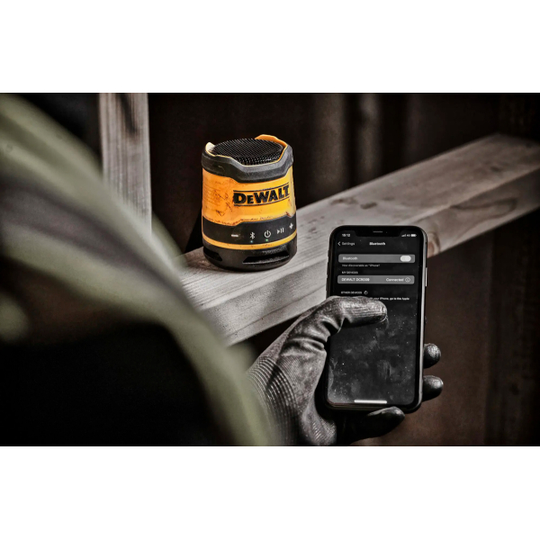 Колонка портативная аккумуляторная DeWALT DCR009
