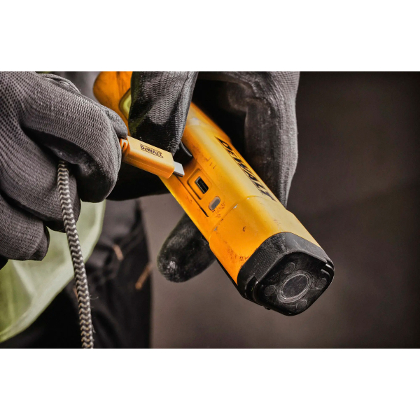 Фонарь светодиодный аккумуляторный DeWALT DCL183