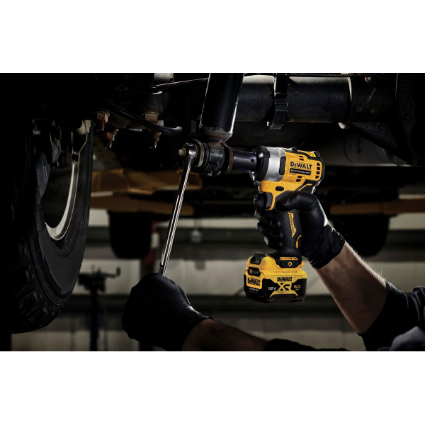 Аккумуляторный гайковерт DeWALT DCF903P2, 2x12V Li-Ion XR 5.0 Ah, з/у, в кейсе TSTAK