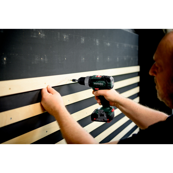 Аккумуляторный шуруповерт Metabo BS 18 L Set, 2x2.0 Ah, з/у SC 30, кейс + принадлежности