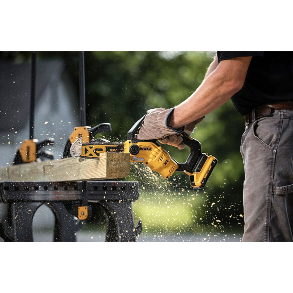 Акумуляторна ланцюгова міні-пилка DeWALT DCMPS520N, каркас