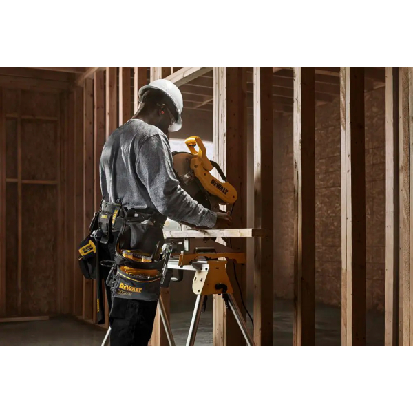 Профессиональный ремень с навесными сумками DeWALT
