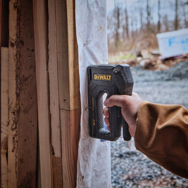 Степлер CARBON FIBRE DeWALT