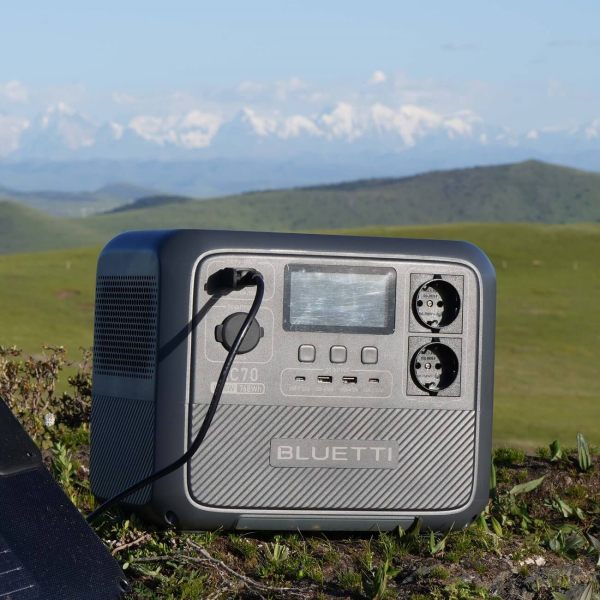 Зарядная станция Bluetti AC70, 768 Вт/час, 1000 Вт