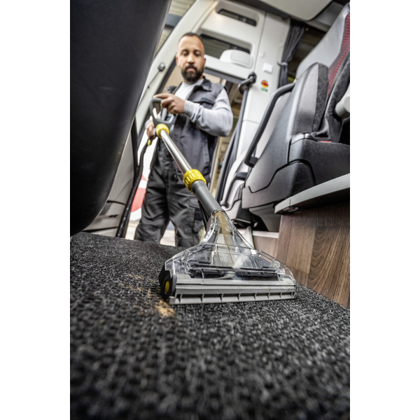 Профессиональный моющий пылесос Karcher Puzzi 8/1 Adv