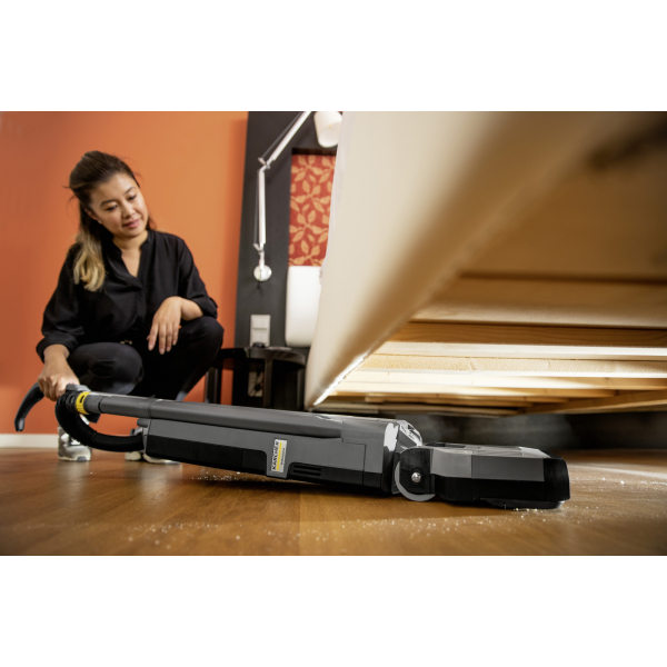 Акумуляторний щітковий пилосос Karcher CV 30/2 Bp Adv