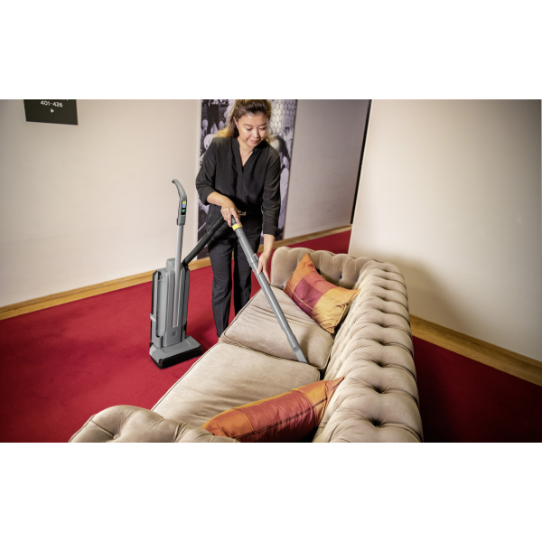 Акумуляторний щітковий пилосос Karcher CV 30/2 Bp Adv