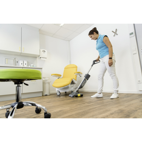 Підлогомийна машина Karcher BR 30/1 C Bp Pack 18 V 2.5 Аh