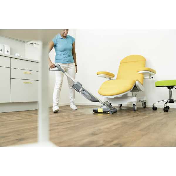 Підлогомийна машина Karcher BR 30/1 C Bp Pack 18 V 2.5 Аh