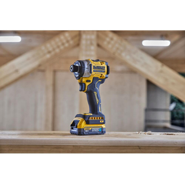 Акумуляторний ударний шуруповерт DeWALT DCF860E2T, 2x18V 1.7Ah, з/п, кейс TSTAK