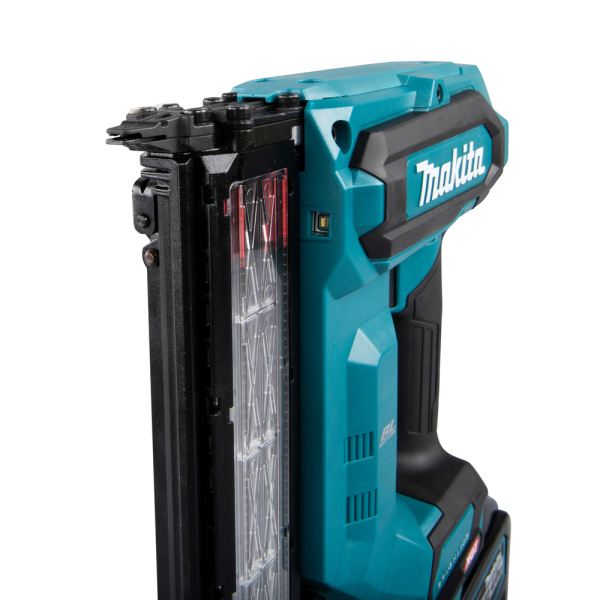 Аккумуляторный гвоздезабиватель Makita XGT 40 V MAX FN001GA201, 2х2.5Ah, з/у