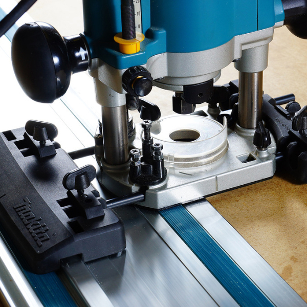 Переходник для направляющей для Makita M3600, M3602, MT360, MT362, RP0900, RP0910, RT0702C, RT0701C RP1110C, RP1111C, RP1800F, RP1801F, RP1803F, RP2300FC, RP2301F, RP2303FC DRT50, RT001G