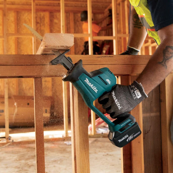 Акумуляторна шабельна пила Makita DJR189RTJ, 2x5.0Ah, з/п, в кейсі