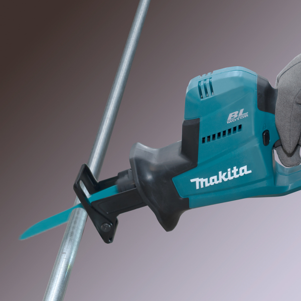 Акумуляторна шабельна пила Makita DJR189RTJ, 2x5.0Ah, з/п, в кейсі