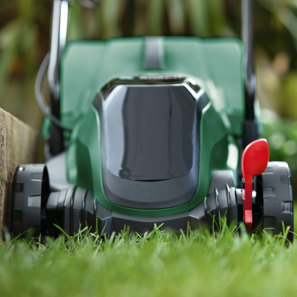 Аккумуляторная газонокосилка Bosch CityMower 18V-32-300, 2x4.0 Ah, з/у