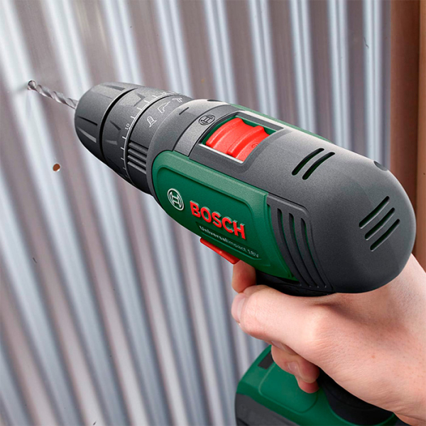 Аккумуляторный ударний шуруповерт Bosch UniversalImpact 18V, 2x1.5Ah, з/у AL 1810 CV, кейс