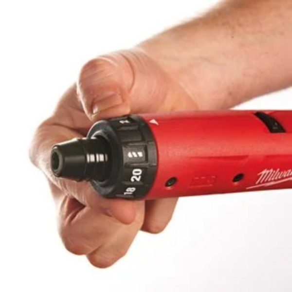 Аккумуляторная отвертка Milwaukee M4 D-202B, 2x2.0Ah, з/у, сумка
