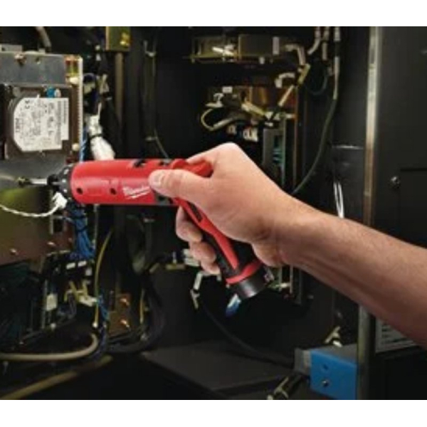 Аккумуляторная отвертка Milwaukee M4 D-202B, 2x2.0Ah, з/у, сумка