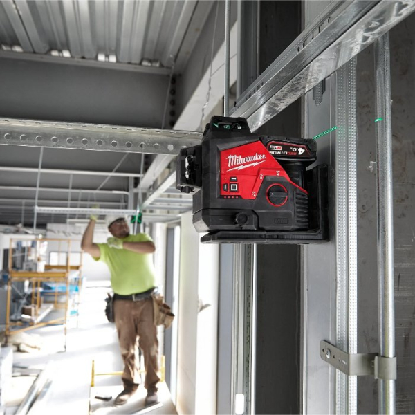 Аккумуляторный лазерный нивелир Milwaukee M12 3PLKIT-401P