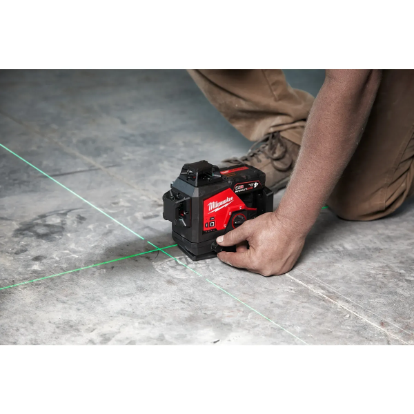 Аккумуляторный лазерный нивелир Milwaukee M12 3PL-0C, каркас