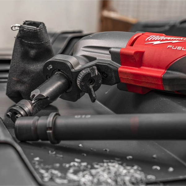 Акумуляторні ножиці по металу Milwaukee M12 FNB16-402X, 2хМ12 В4, з/п С12 С, у кейсі